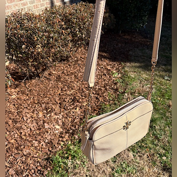 Tory Burch Mcgraw Camera bag(brie) EUC - Picture 8 of 15